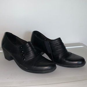 Black Clarks Bendables Booties